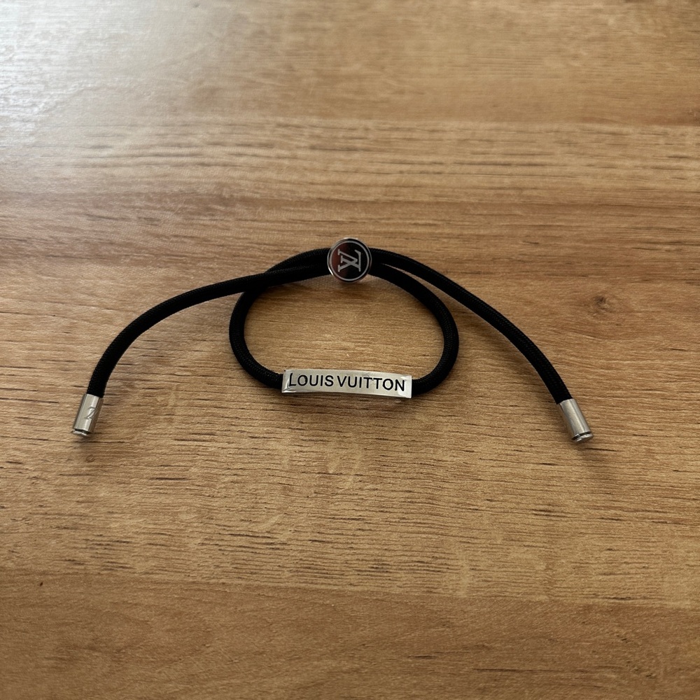 Louis Vuitton Black Jewelry Bracelet with Sleek Design